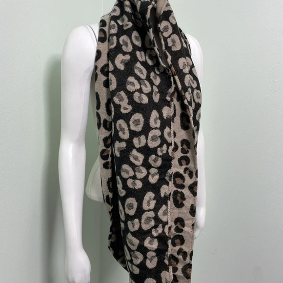Aldo - Reversible Leopard Infinity Scarf - Picture 3 of 6